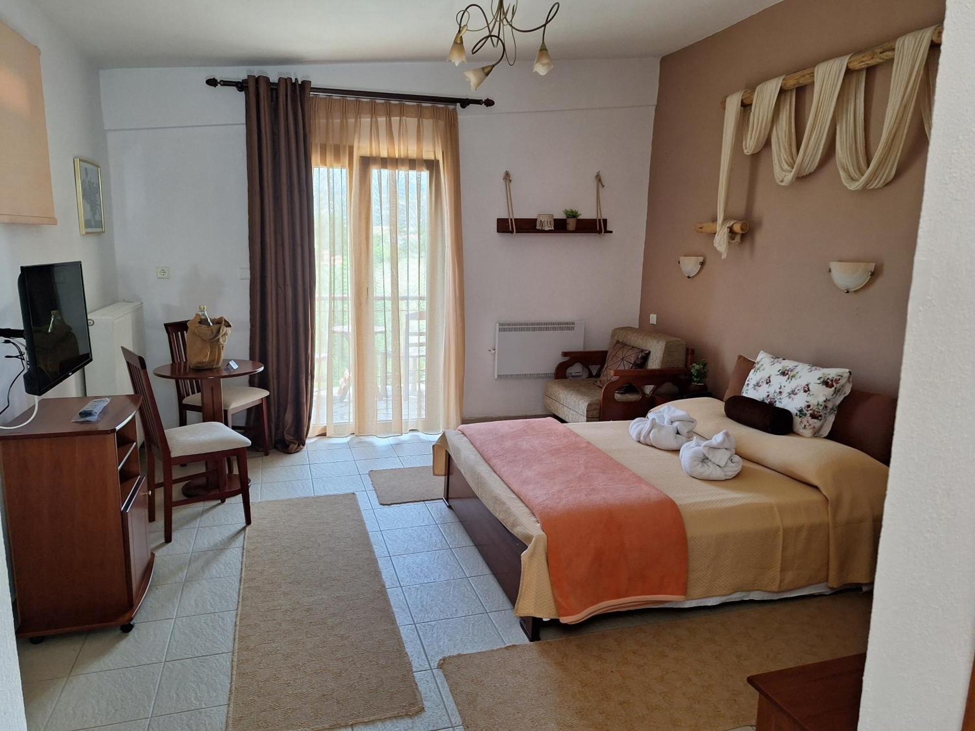 Otel Metoxi *